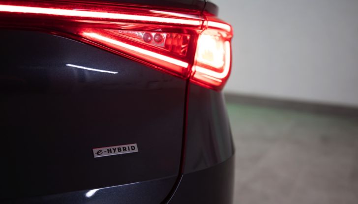 [VIDEO] Prova Seat Leon Sportstourer 2021: Il Plug-In Hybrid veloce ed ecologico con 204 CV - Foto 38 di 38