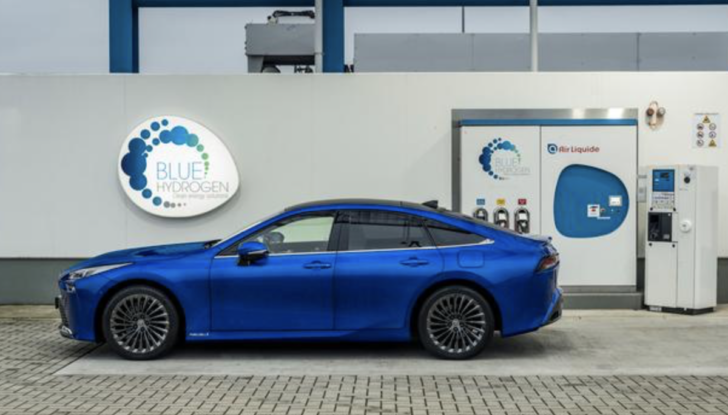 Toyota Mirai 2021 da record: 1360 km con un pieno di idrogeno - Foto 12 di 27