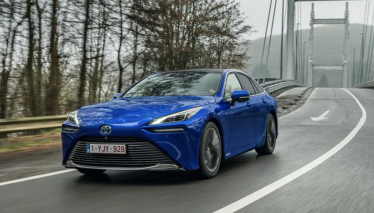 Toyota Mirai 2021 da record: 1360 km con un pieno di idrogeno - Foto 14 di 27
