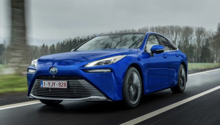 Toyota Mirai 2021 da record: 1360 km con un pieno di idrogeno - Foto 23 di 27