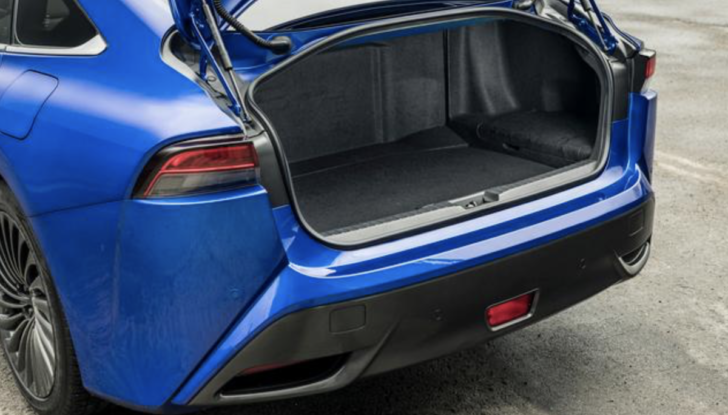 Toyota Mirai 2021 da record: 1360 km con un pieno di idrogeno - Foto 26 di 27