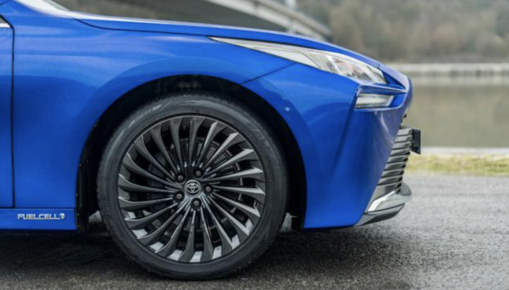 Toyota Mirai 2021 da record: 1360 km con un pieno di idrogeno - Foto 27 di 27