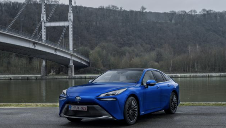 Toyota Mirai 2021 da record: 1360 km con un pieno di idrogeno - Foto 4 di 27