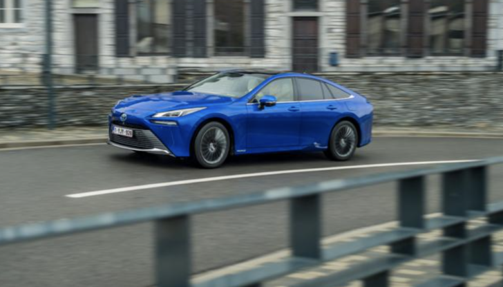 Toyota Mirai 2021 da record: 1360 km con un pieno di idrogeno - Foto 6 di 27