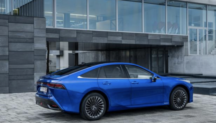 Toyota Mirai 2021 da record: 1360 km con un pieno di idrogeno - Foto 8 di 27