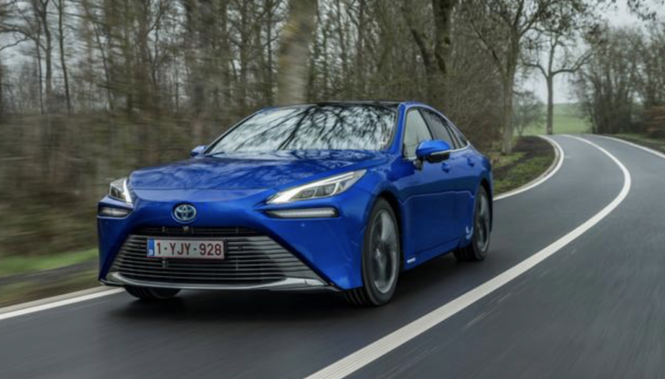 Toyota Mirai 2021 da record: 1360 km con un pieno di idrogeno - Foto 9 di 27