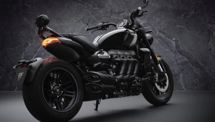 Triumph: in arrivo le nuove Rocket 3R Black e Rocket 3GT Triple black - Foto 12 di 13