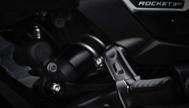 Triumph: in arrivo le nuove Rocket 3R Black e Rocket 3GT Triple black - Foto 13 di 13