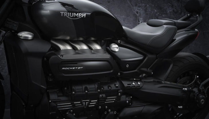Triumph: in arrivo le nuove Rocket 3R Black e Rocket 3GT Triple black - Foto 4 di 13