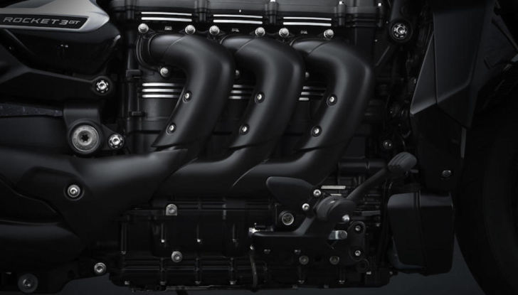 Triumph: in arrivo le nuove Rocket 3R Black e Rocket 3GT Triple black - Foto 6 di 13