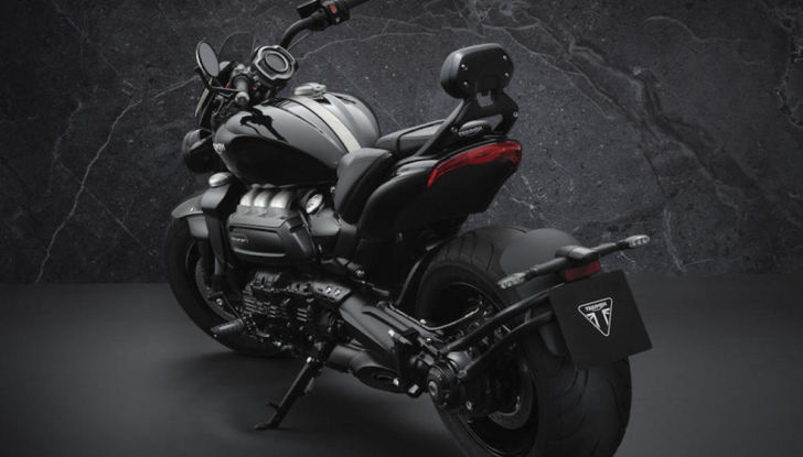 Triumph: in arrivo le nuove Rocket 3R Black e Rocket 3GT Triple black - Foto 8 di 13