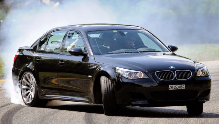 BMW M5 E60 V10