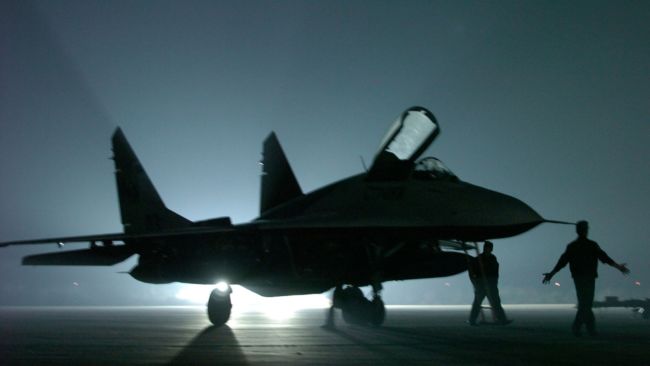 L'incidente impossibile: una Volkswagen Touran si scontra con un MIG-29 in Ucraina!