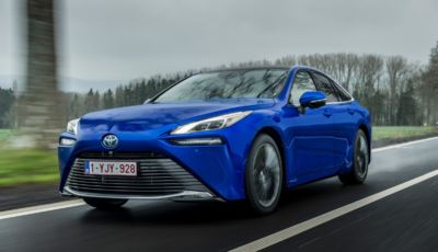 Toyota Mirai 2021: la berlina a idrogeno arriva a fine marzo da 66.000 Euro