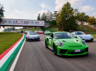 Guida in pista: regole e consigli per affrontare un track day