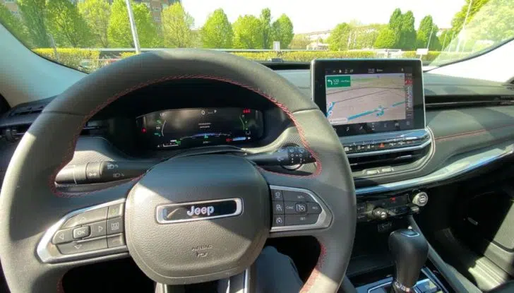 Jeep Compass 2022: il restyling debutterà al Salone di Chicago - Foto 10 di 35