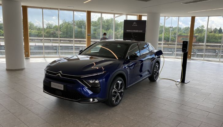 Citroën C5 X: la nuova berlina francese è anche crossover e station-wagon - Foto 10 di 19