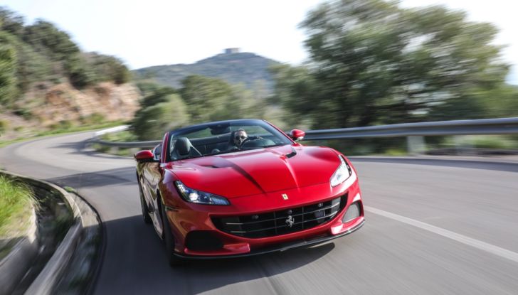 [VIDEO] Prova su strada Ferrari Portofino M, tutto il piacere di un V8 da 620 CV - Foto 16 di 42