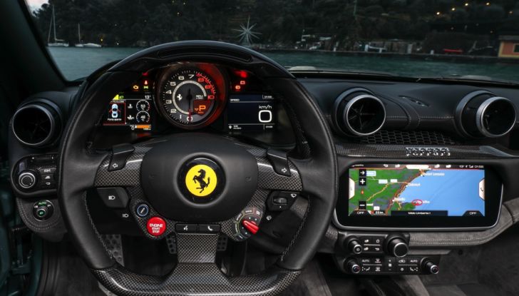 [VIDEO] Prova su strada Ferrari Portofino M, tutto il piacere di un V8 da 620 CV - Foto 4 di 42