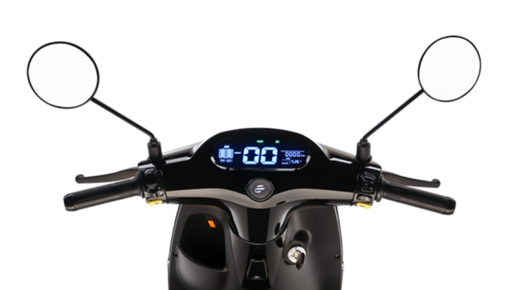 Nel traffico urbano ci si districa con gli scooter elettrici Ecooter E2 di Italy2Volt - Foto 16 di 20