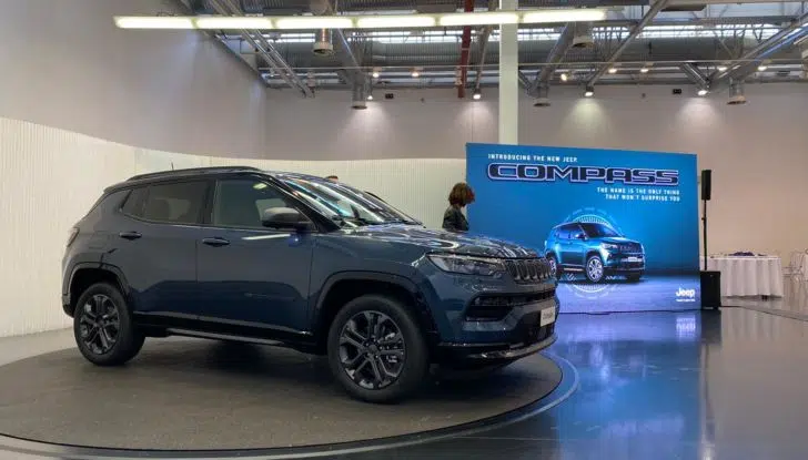 Jeep Compass 2022: il restyling debutterà al Salone di Chicago - Foto 24 di 35