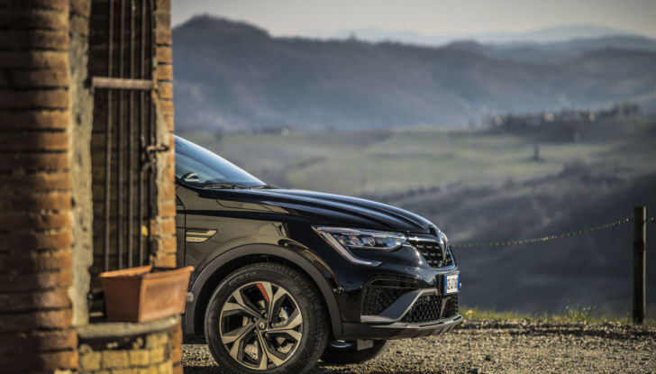 Renault Arkana: prova su strada del SUV Coupé - Foto 2 di 37