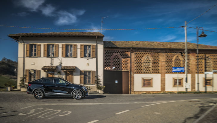 Renault Arkana: prova su strada del SUV Coupé - Foto 12 di 37