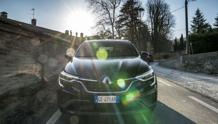 Renault Arkana: prova su strada del SUV Coupé - Foto 17 di 37