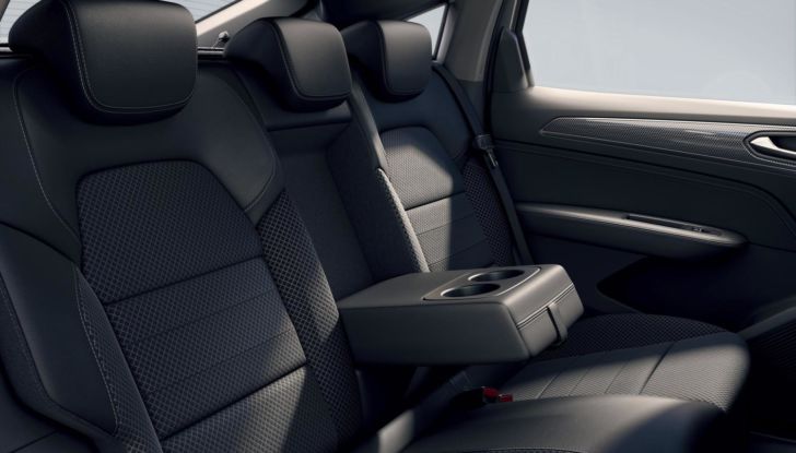 Renault Arkana: prova su strada del SUV Coupé - Foto 32 di 37