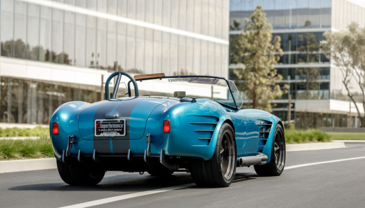 Una Shelby Cobra MKIII R con motore Godzilla - Foto 13 di 17