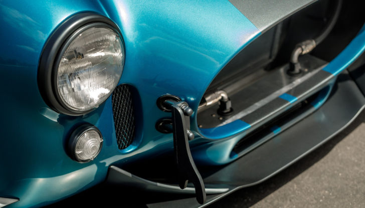Una Shelby Cobra MKIII R con motore Godzilla - Foto 3 di 17
