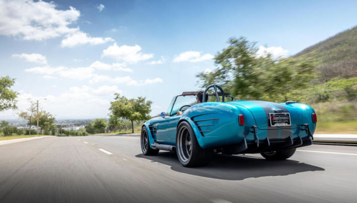 Una Shelby Cobra MKIII R con motore Godzilla - Foto 4 di 17