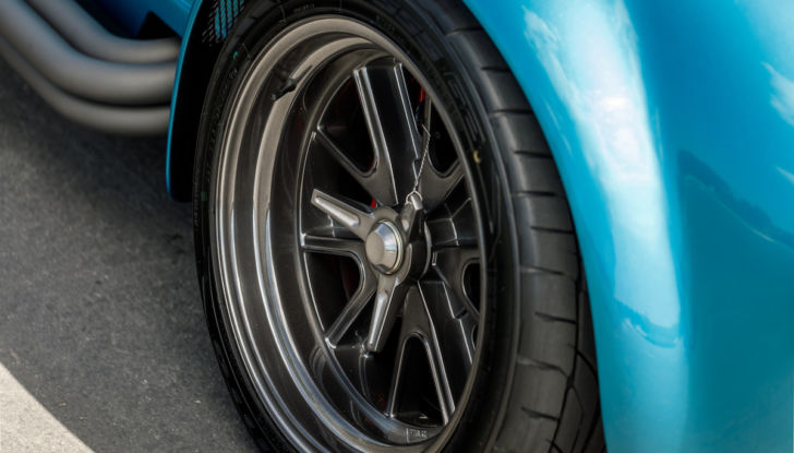 Una Shelby Cobra MKIII R con motore Godzilla - Foto 6 di 17