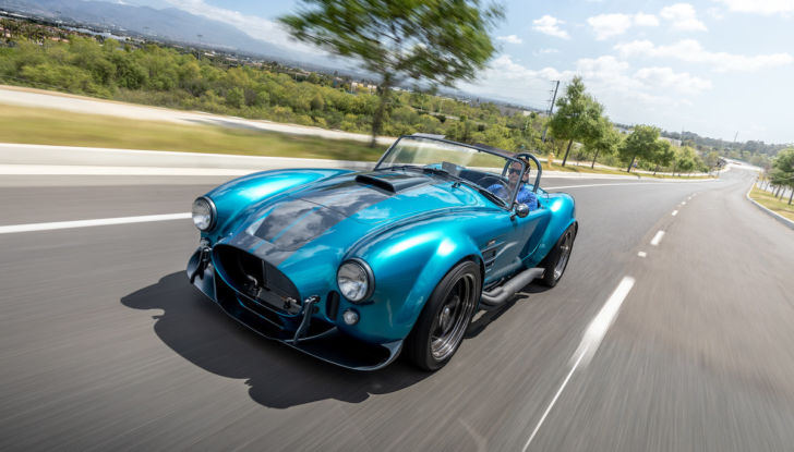 Una Shelby Cobra MKIII R con motore Godzilla - Foto 8 di 17