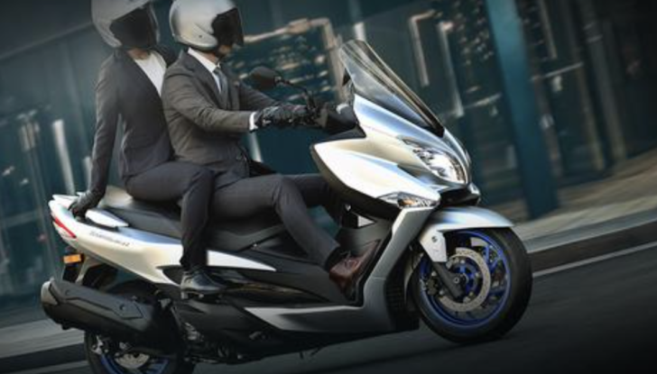 Suzuki: la presentazione del nuovo Burgman 400 diventa un roadshow - Foto 1 di 9