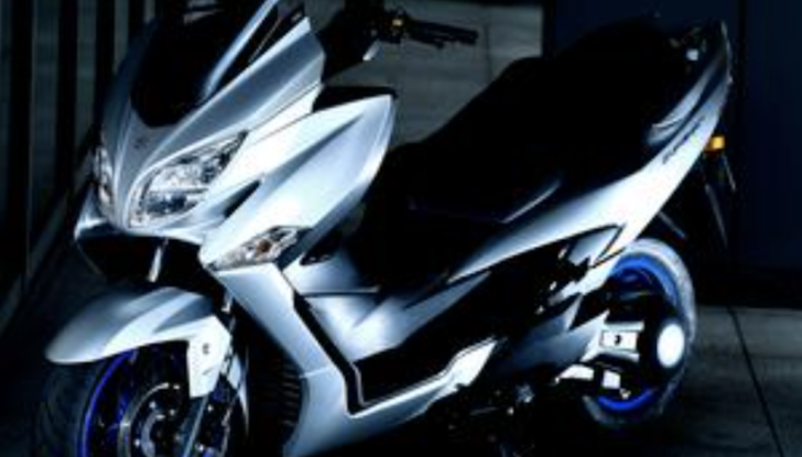 Suzuki: la presentazione del nuovo Burgman 400 diventa un roadshow - Foto 4 di 9