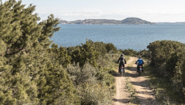 Yamaha trasforma l’isola di Culuccia in un paradiso dei motori - Foto 6 di 9