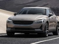 Polestar 2: il crossover elettrico ora disponibile in versione “single motor”