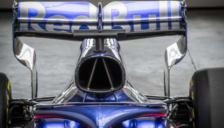 Scuderia Toro Rosso STR14 Albon Gasly