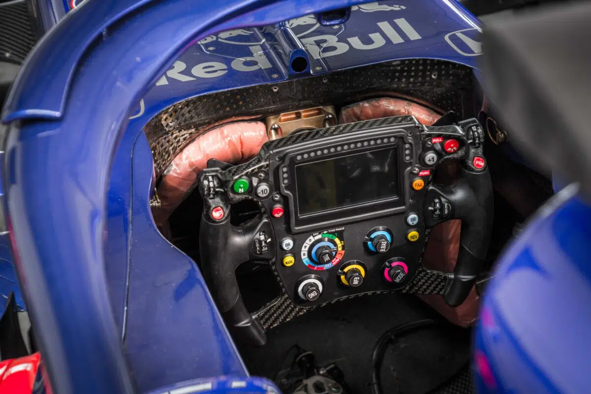 Scuderia Toro Rosso STR14 Albon Gasly