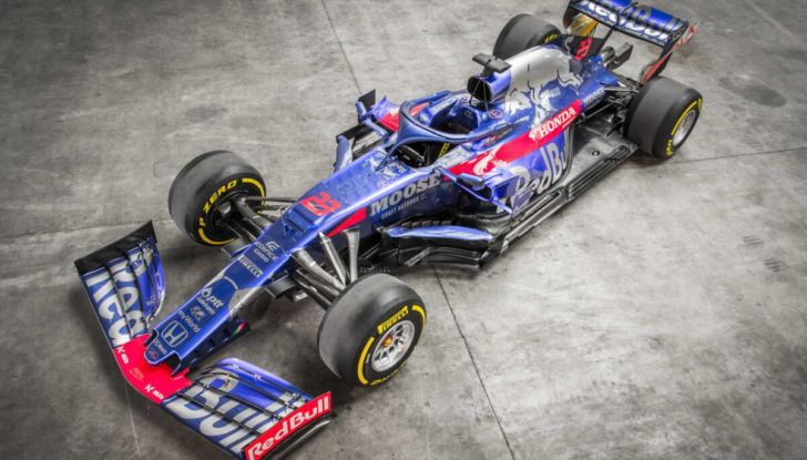 Scuderia Toro Rosso STR14 Albon Gasly