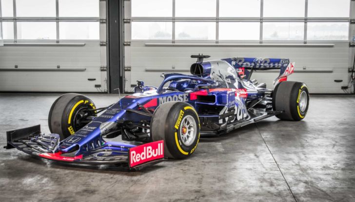 Scuderia Toro Rosso STR14 Albon Gasly
