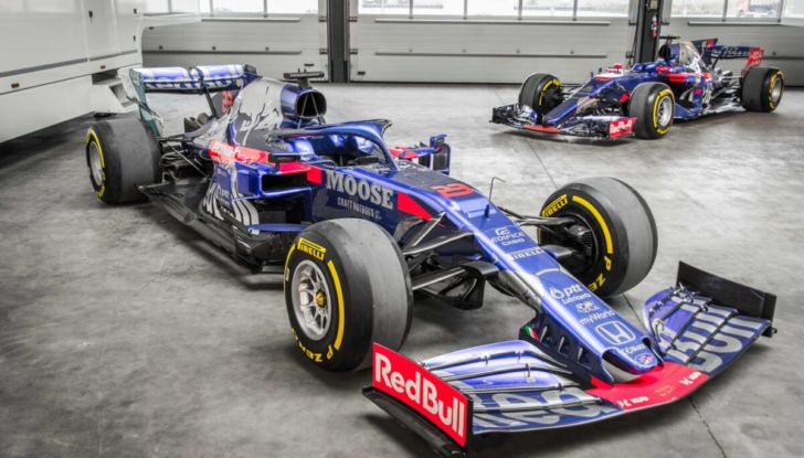 Scuderia Toro Rosso STR14 Albon Gasly