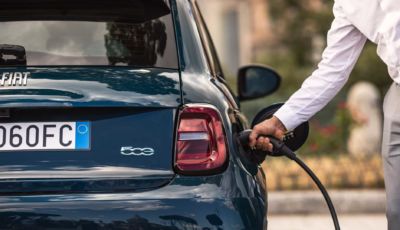 Mercato auto 2021: elettriche al top in Italia, la più venduta è la Fiat 500e!