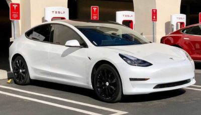 Tesla Model 3 batte Volkswagen Golf: a settembre è al top delle vendite in Europa!