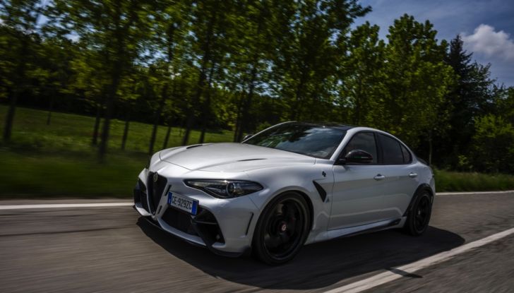 [VIDEO] Prova in pista: Alfa Romeo Giulia GTA e GTAm, la berlina del Biscione oltre ogni limite - Foto 15 di 50