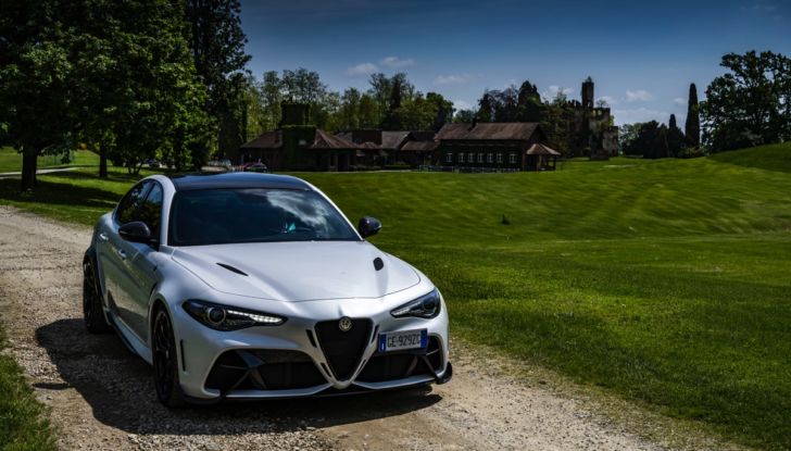 [VIDEO] Prova in pista: Alfa Romeo Giulia GTA e GTAm, la berlina del Biscione oltre ogni limite - Foto 18 di 50