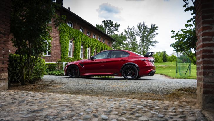 [VIDEO] Prova in pista: Alfa Romeo Giulia GTA e GTAm, la berlina del Biscione oltre ogni limite - Foto 24 di 50