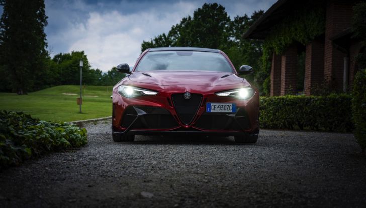 Alfa Romeo Giulia GTAm frontale