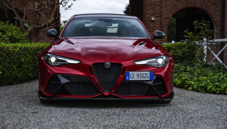 [VIDEO] Prova in pista: Alfa Romeo Giulia GTA e GTAm, la berlina del Biscione oltre ogni limite - Foto 27 di 50